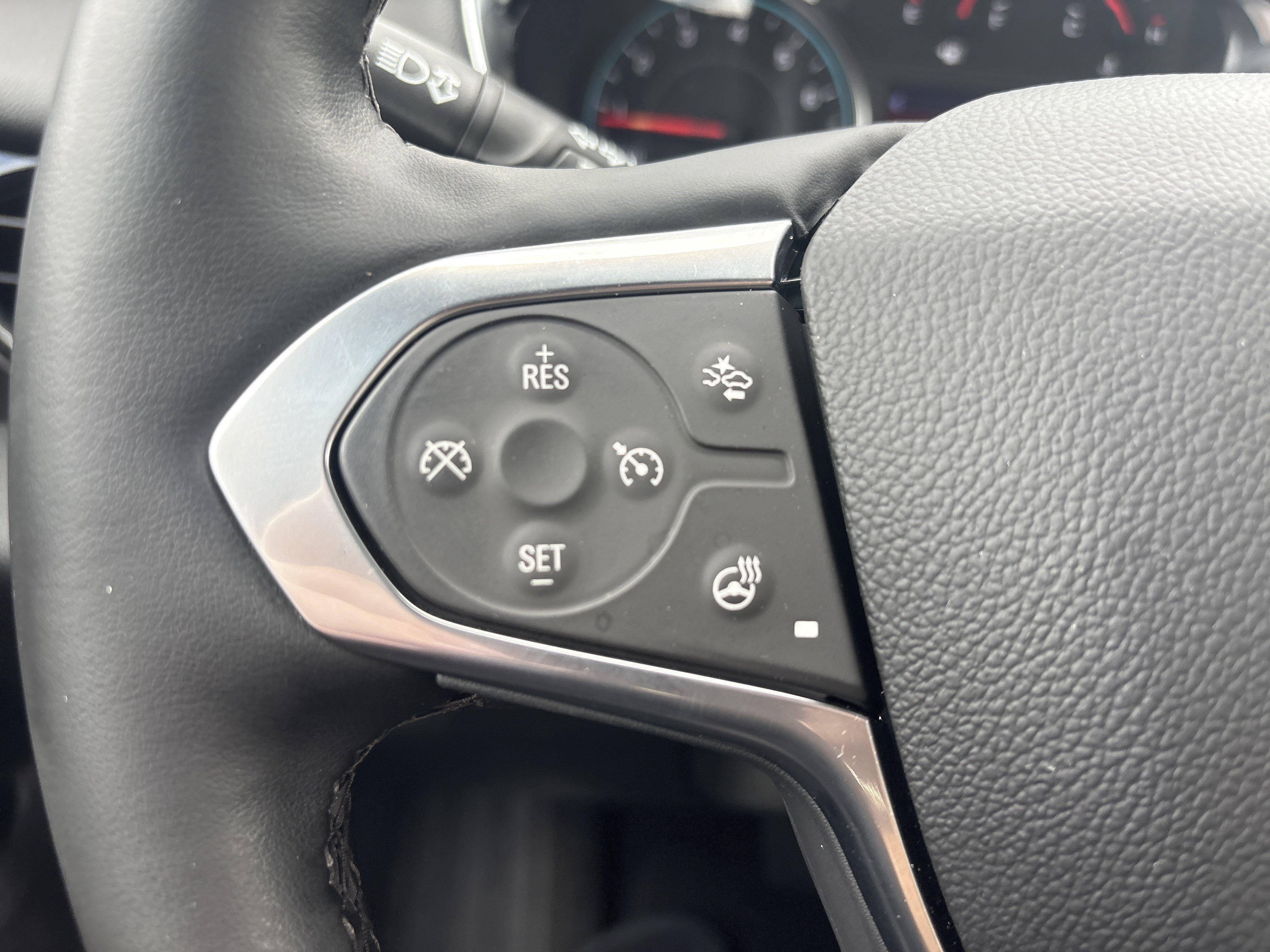 Used 2023 Chevrolet Traverse LT FWD image 19