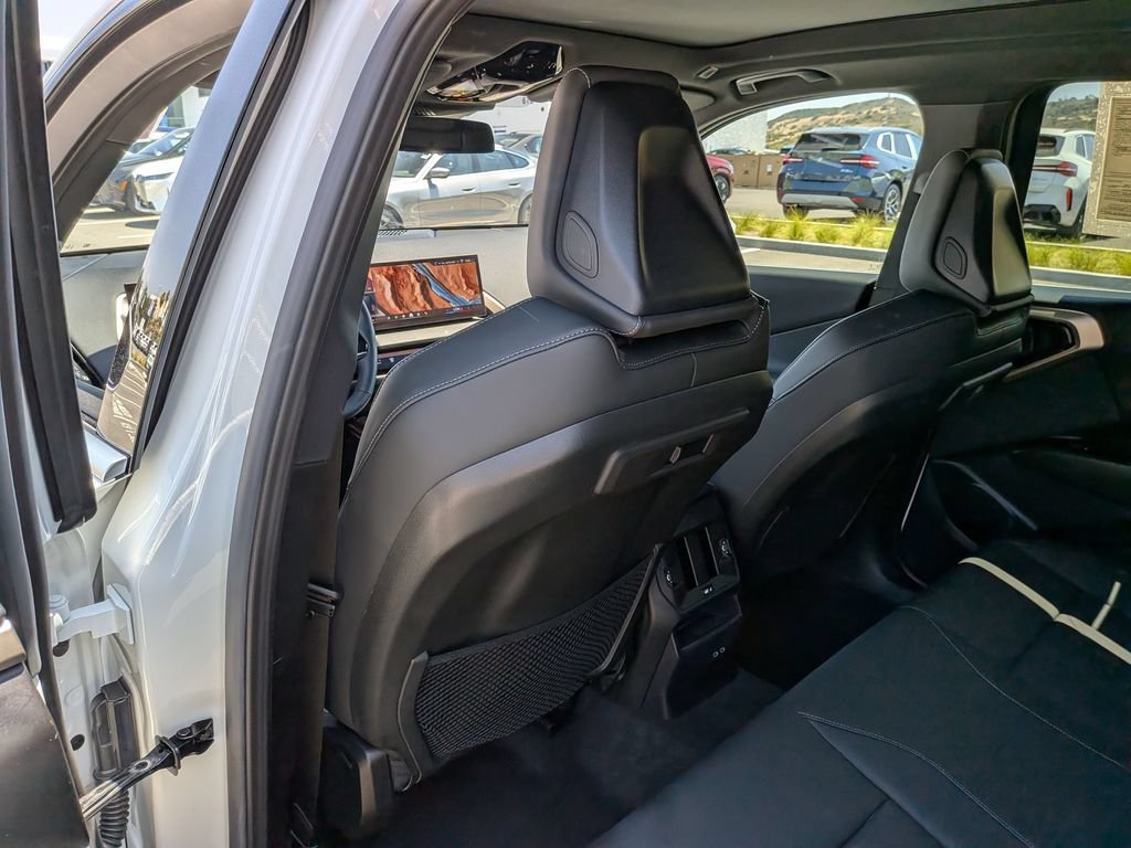 Certified 2025 BMW X3 xDrive30i w/ M Sport Package AWD/4WD image 11