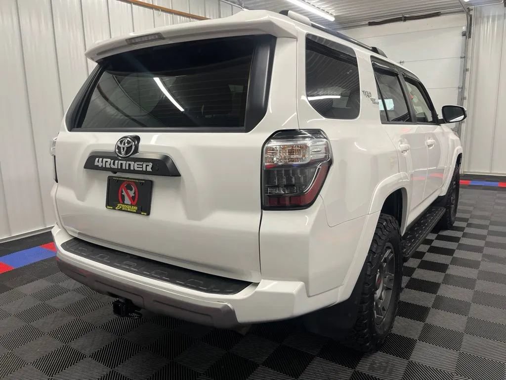 Used 2020 Toyota 4Runner TRD Off-Road Premium w/ Moonroof Package AWD/4WD image 3