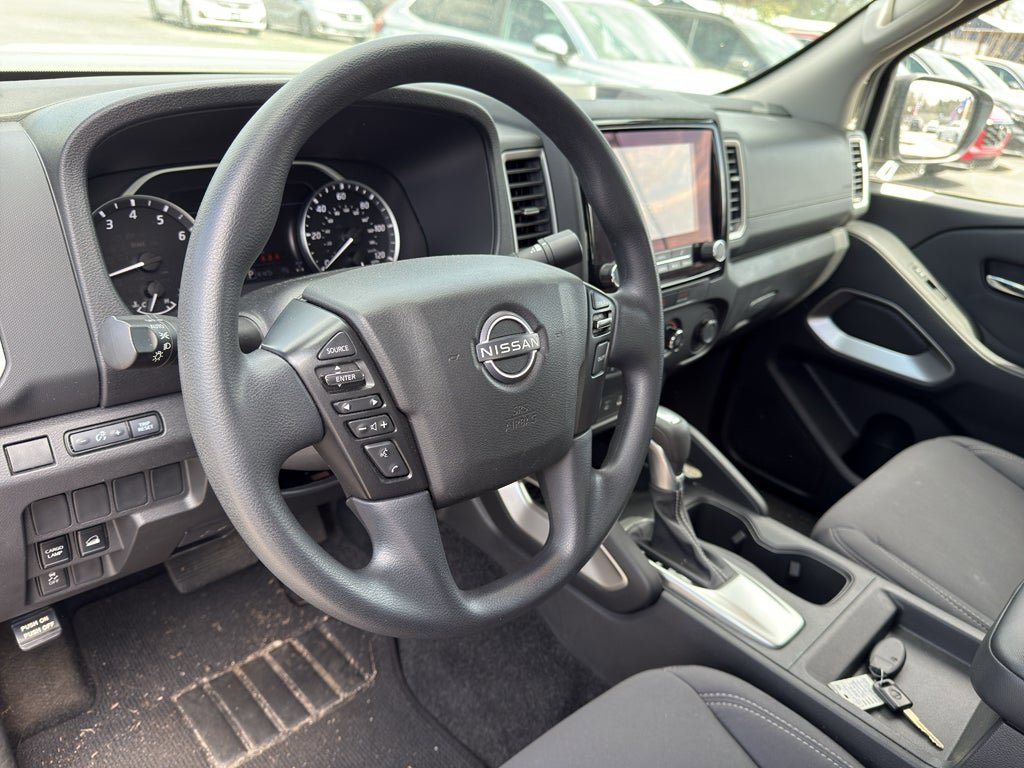 Used 2024 Nissan Frontier SV image 32