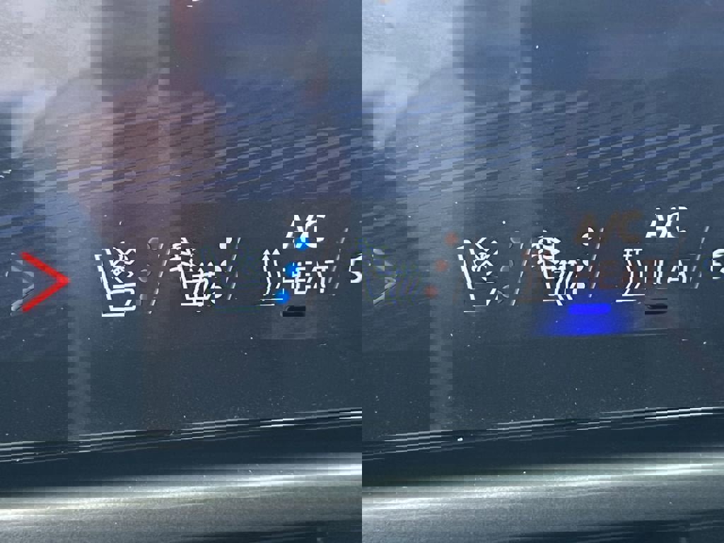 New 2025 Chevrolet Equinox EV RS image 18