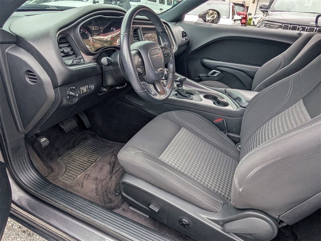 Used 2019 Dodge Challenger SXT w/ Blacktop Package image 11