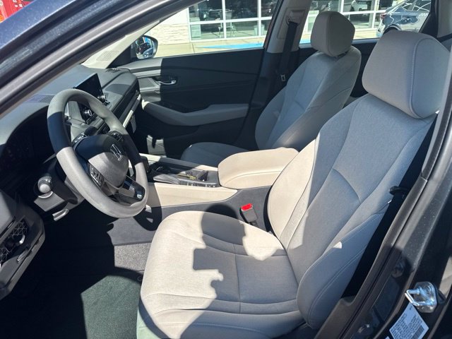 Used 2023 Honda Accord EX image 19