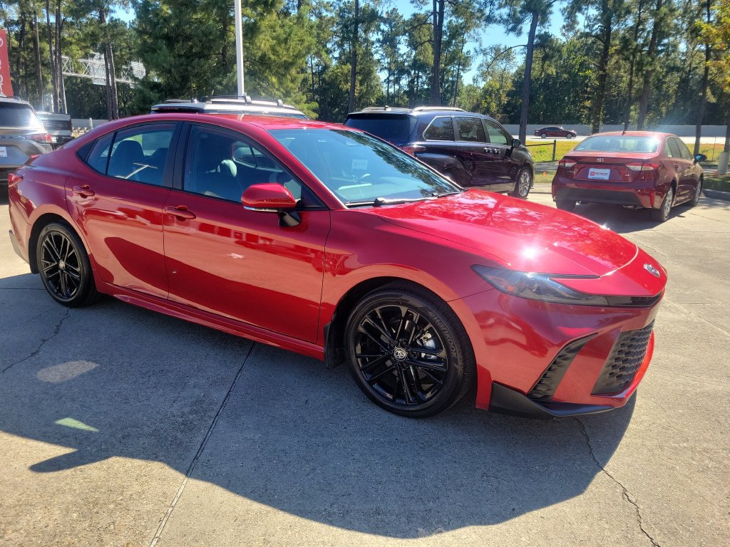 Used 2026 Toyota Camry SE w/ Multimedia Upgrade Package FWD image 8
