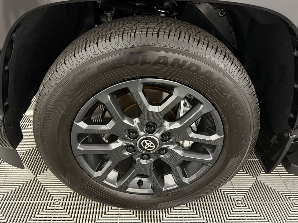 Used 2025 Toyota Sequoia Platinum image 11