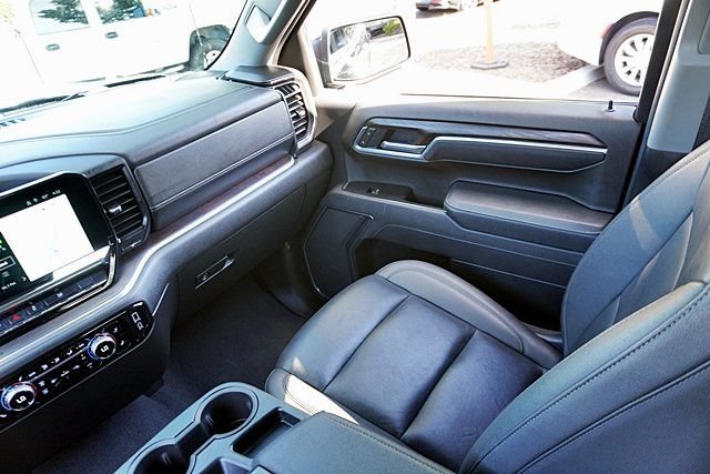 Used 2025 GMC Sierra 1500 SLT AWD/4WD image 35