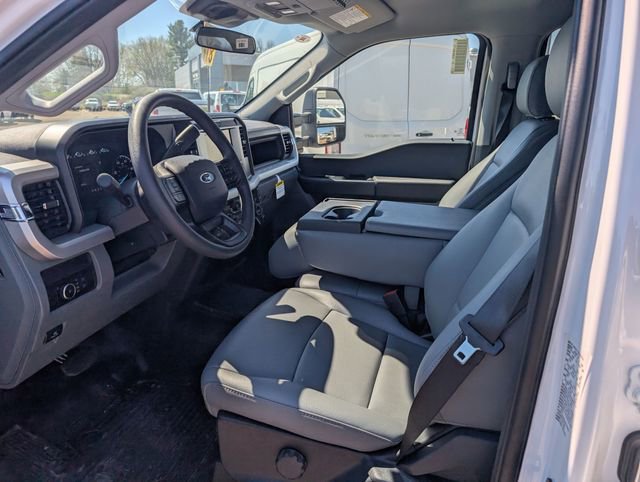 New 2026 Ford F550 4x4 Crew Cab image 16