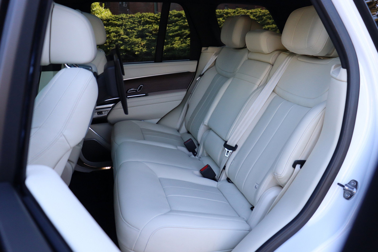 Used 2025 Land Rover Range Rover Autobiography AWD/4WD image 15