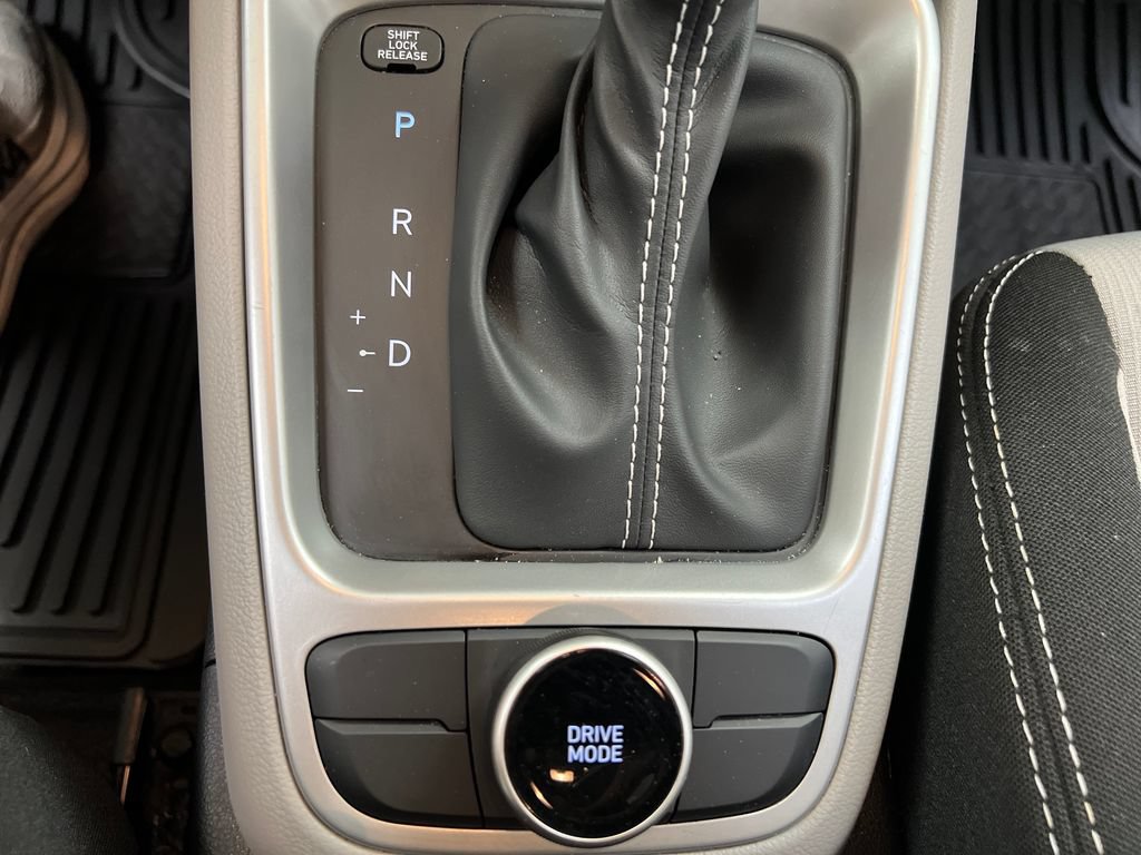 Used 2025 Hyundai Venue SEL FWD image 52