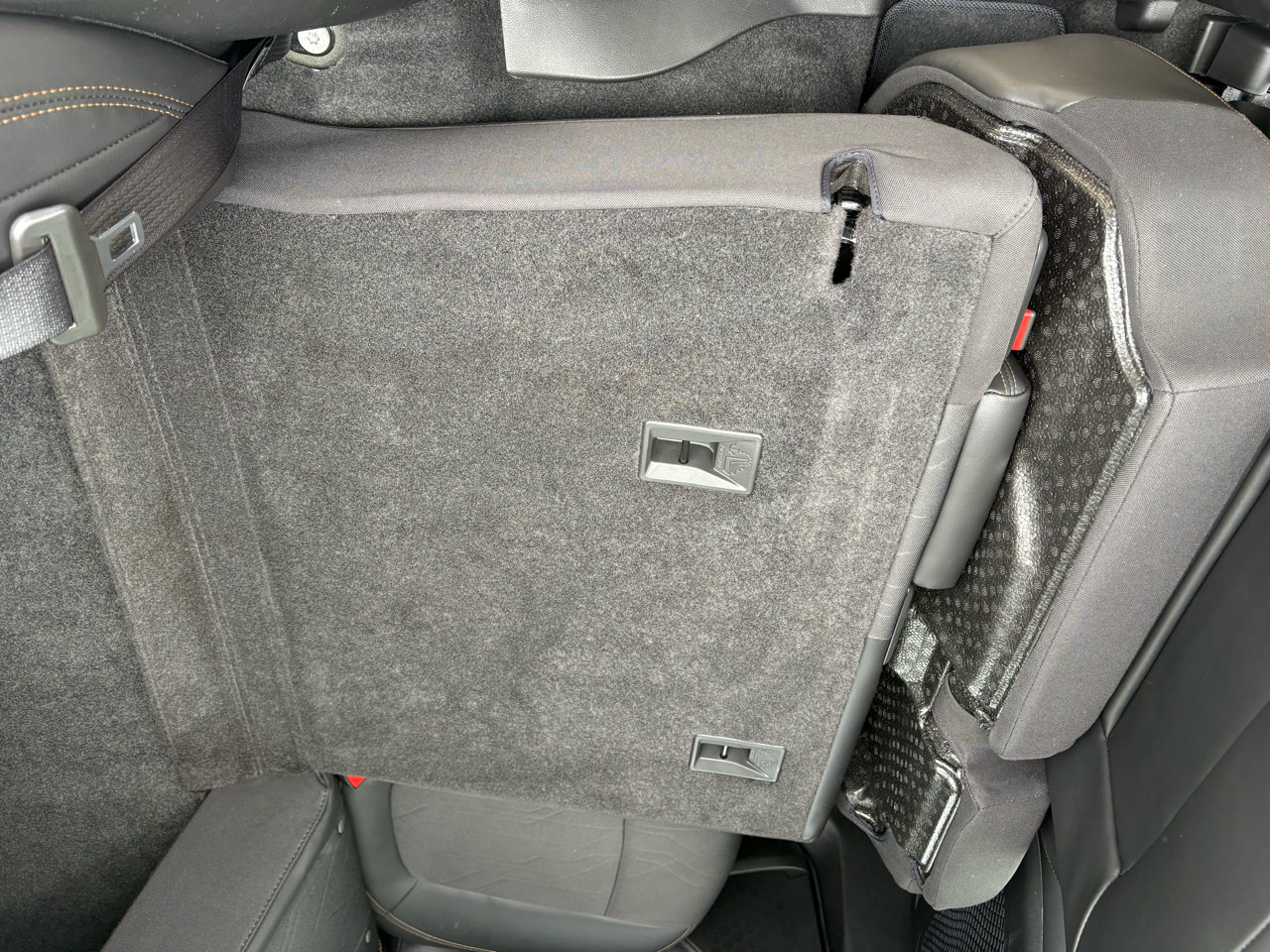 Used 2020 Chevrolet Trax LT w/ LT Convenience Package image 39