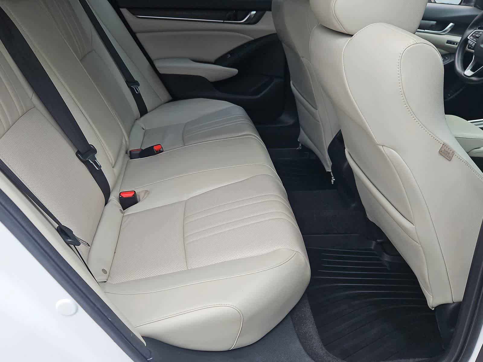 Used 2018 Honda Accord Touring image 21