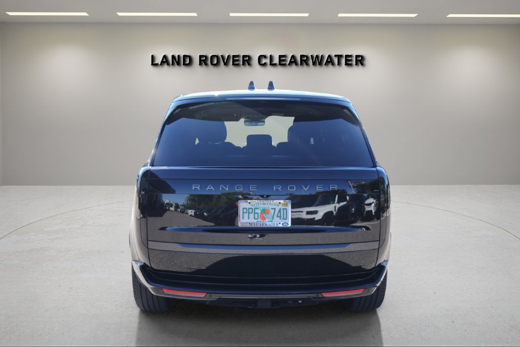 Used 2025 Land Rover Range Rover SE AWD/4WD image 4