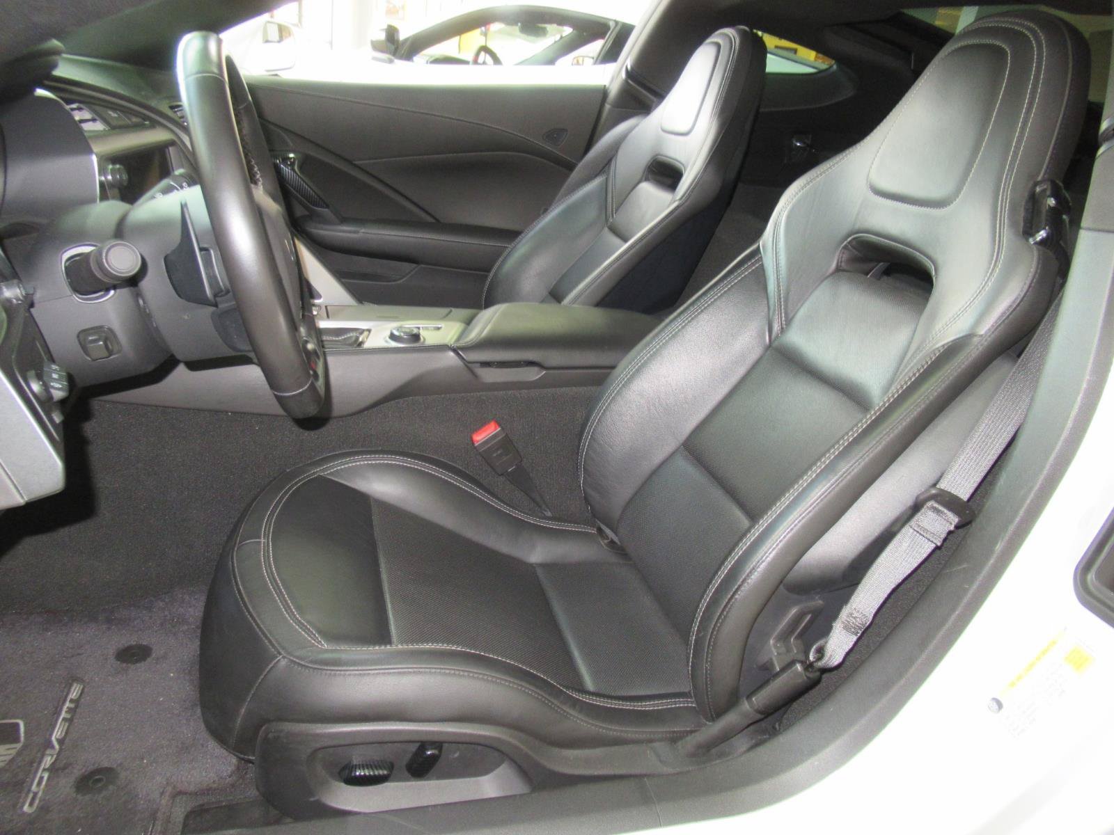 Used 2019 Chevrolet Corvette Z06 RWD image 16