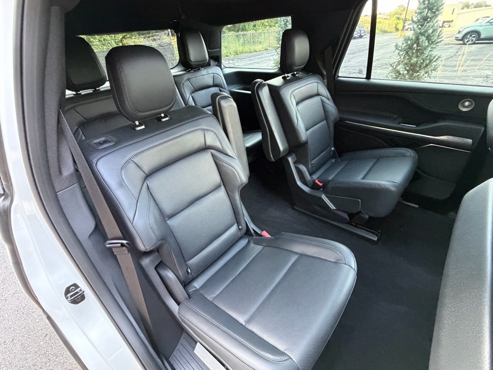 New 2027 Lincoln Navigator Reserve w/ Jet Appearance Package AWD/4WD image 15