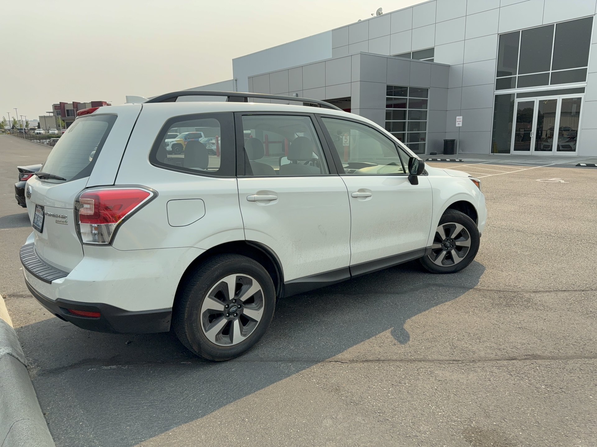 Used 2017 Subaru Forester 2.5i w/ Alloy Wheel Package AWD/4WD image 4