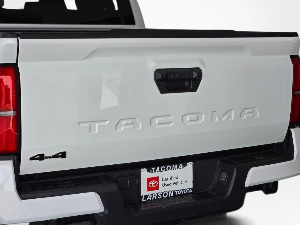 Used 2024 Toyota Tacoma TRD Off-Road AWD/4WD image 13