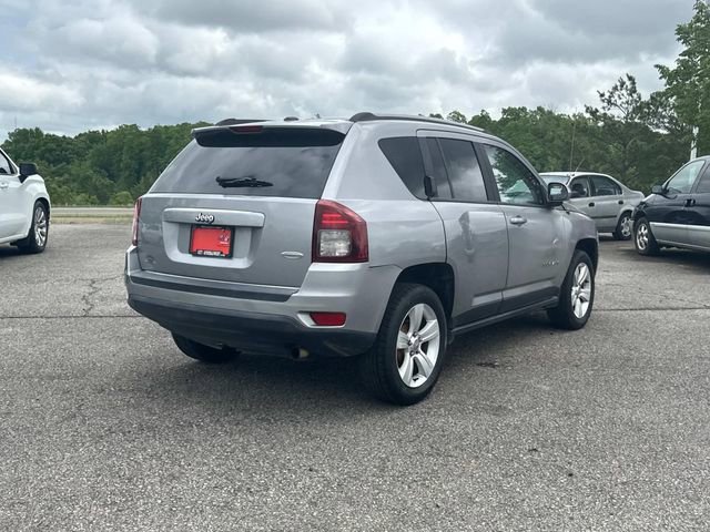 Used 2016 Jeep Compass Latitude FWD image 5