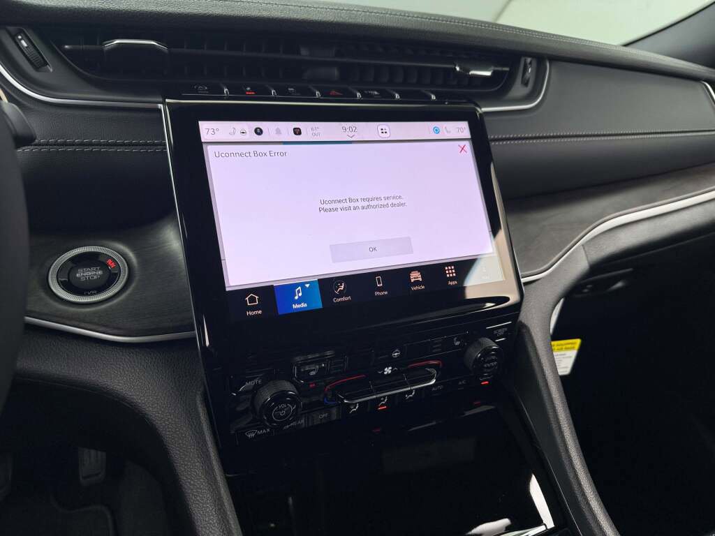 New 2025 Jeep Grand Cherokee Limited w/ Trailer Tow Package image 27