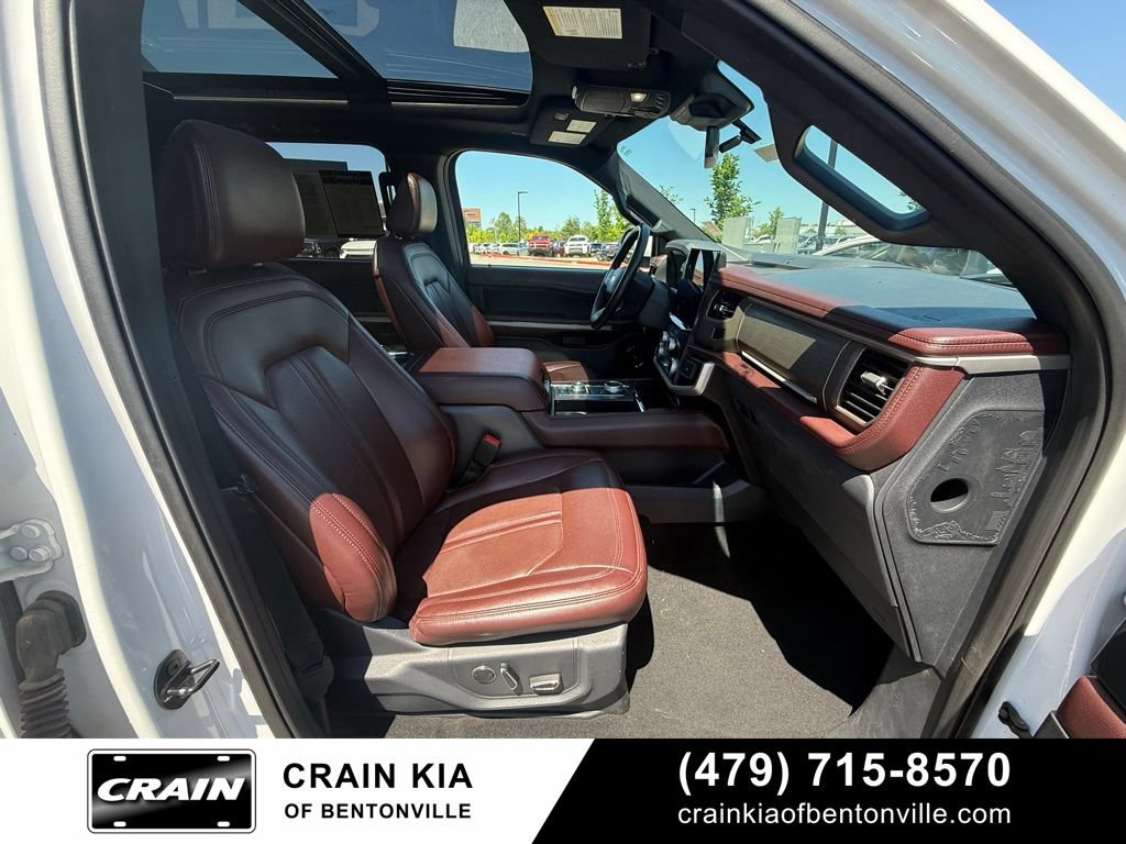 Used 2024 Ford Expedition Limited AWD/4WD image 29