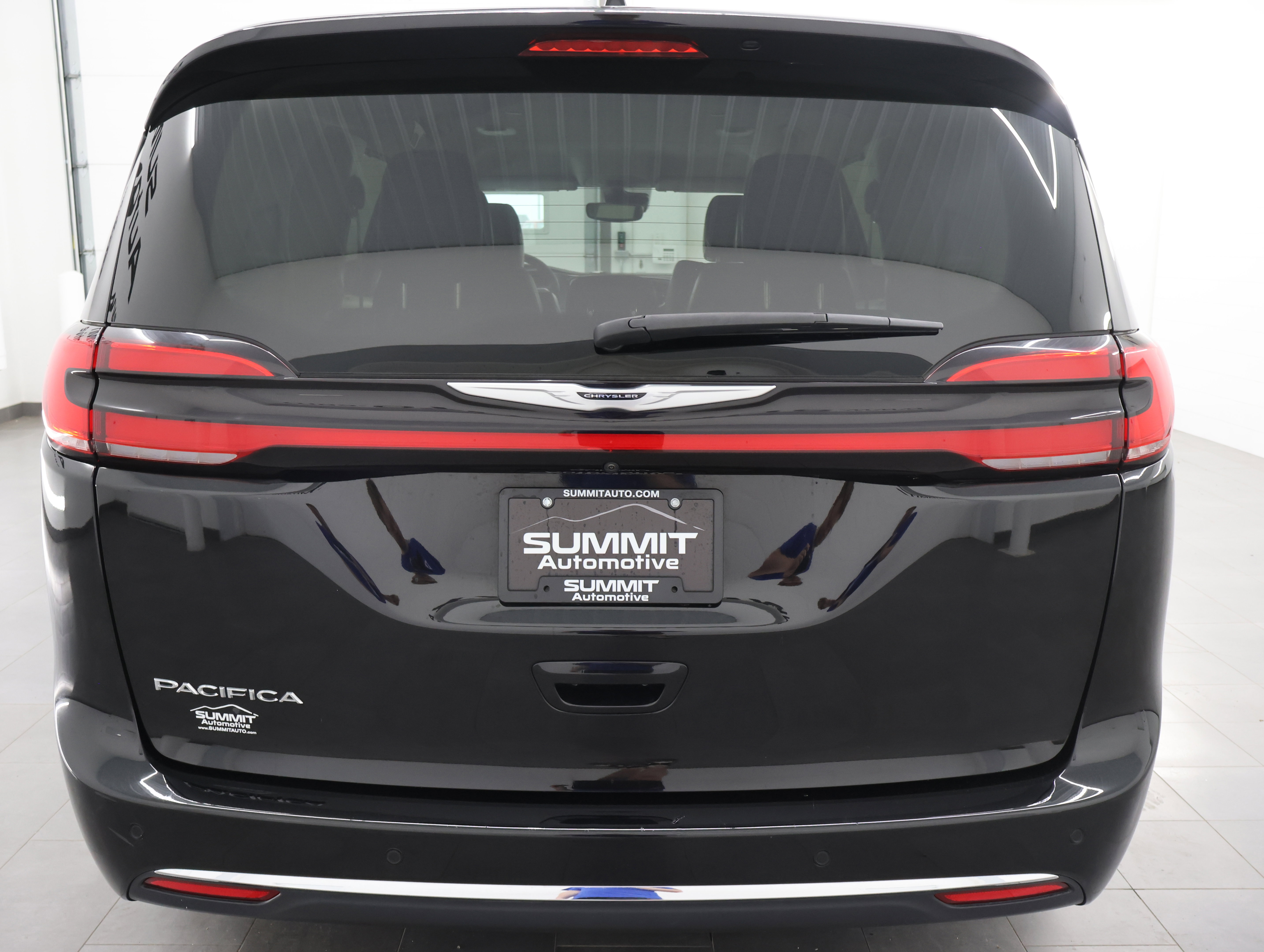 Used 2024 Chrysler Pacifica Touring-L FWD image 26