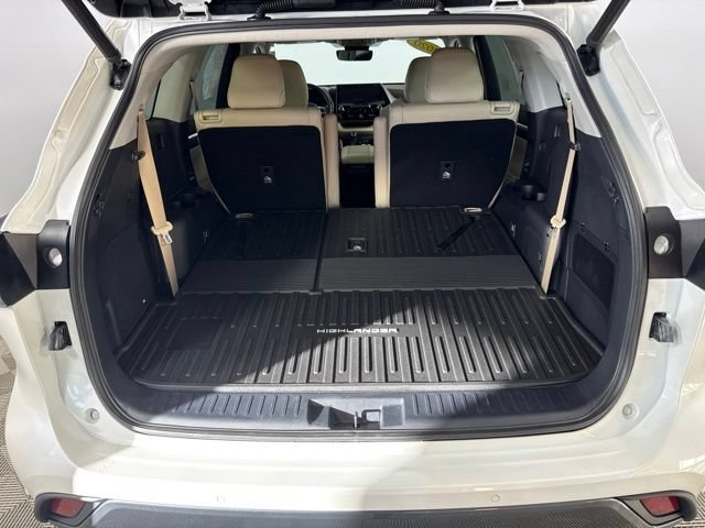 Used 2020 Toyota Highlander Limited AWD/4WD image 27