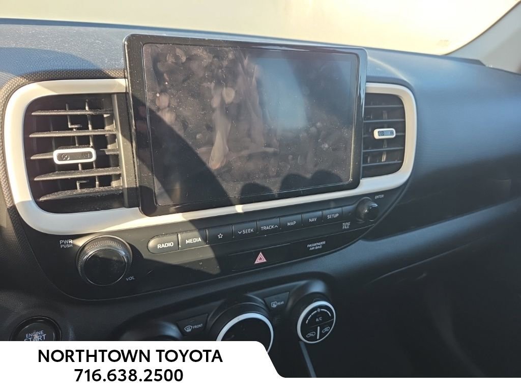 Used 2022 Hyundai Venue Limited w/ Cargo Package image 16