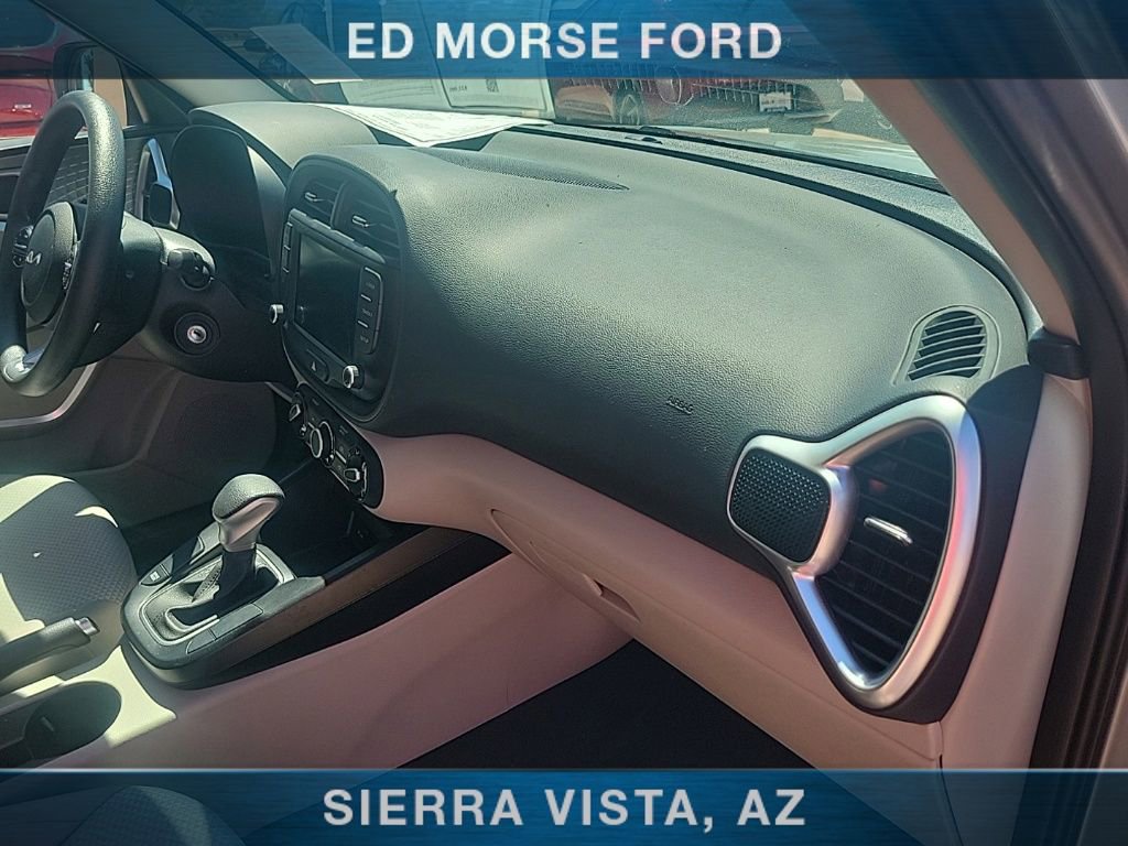 Used 2025 Kia Soul LX FWD image 36