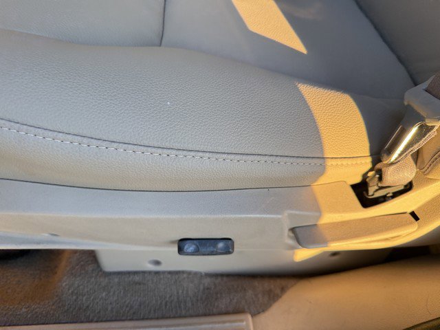 Used 2005 Chevrolet Equinox LT w/ Preferred Equipment Group image 15