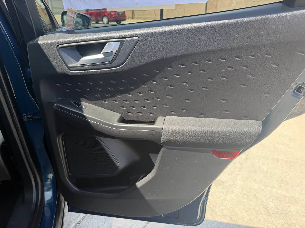 Used 2020 Ford Escape SE FWD image 23