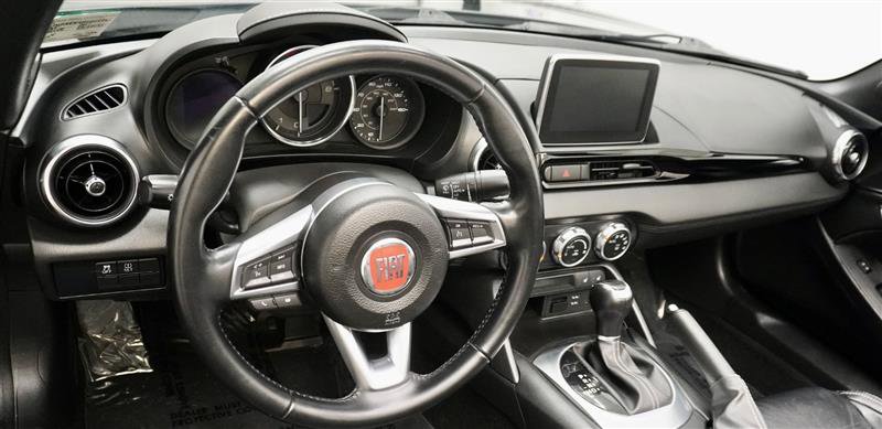 Used 2017 FIAT 124 Spider Lusso RWD image 9
