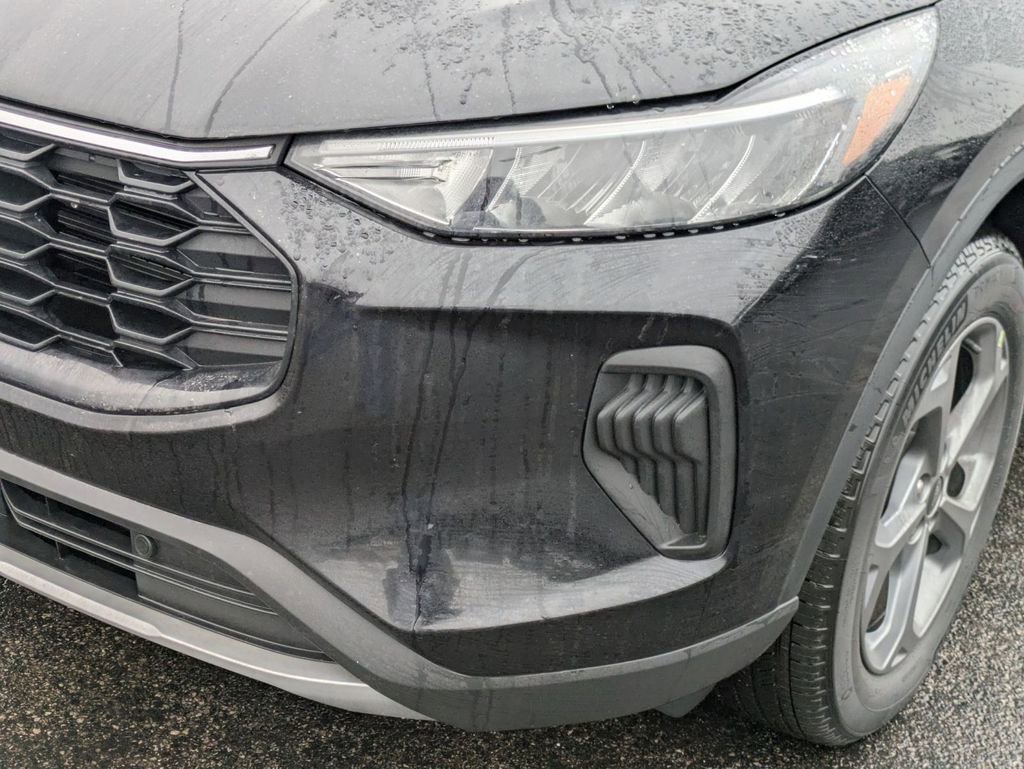 New 2026 Ford Escape ST-Line w/ Cold Weather Package image 10