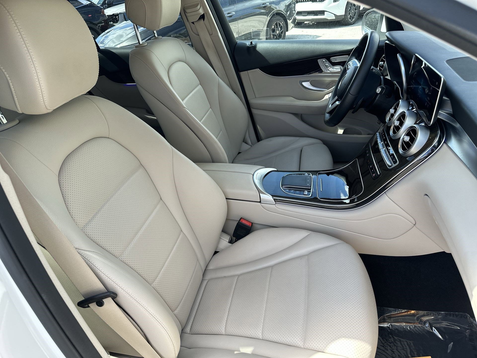 Used 2022 Mercedes-Benz GLC 300 image 24