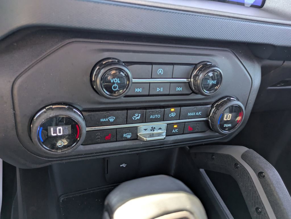 Used 2024 Ford Bronco Outer Banks image 14