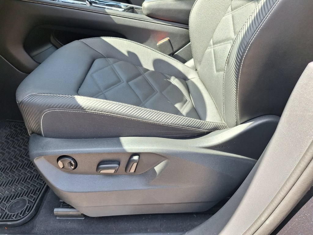 Used 2024 Volkswagen Atlas Cross Sport SE FWD image 29