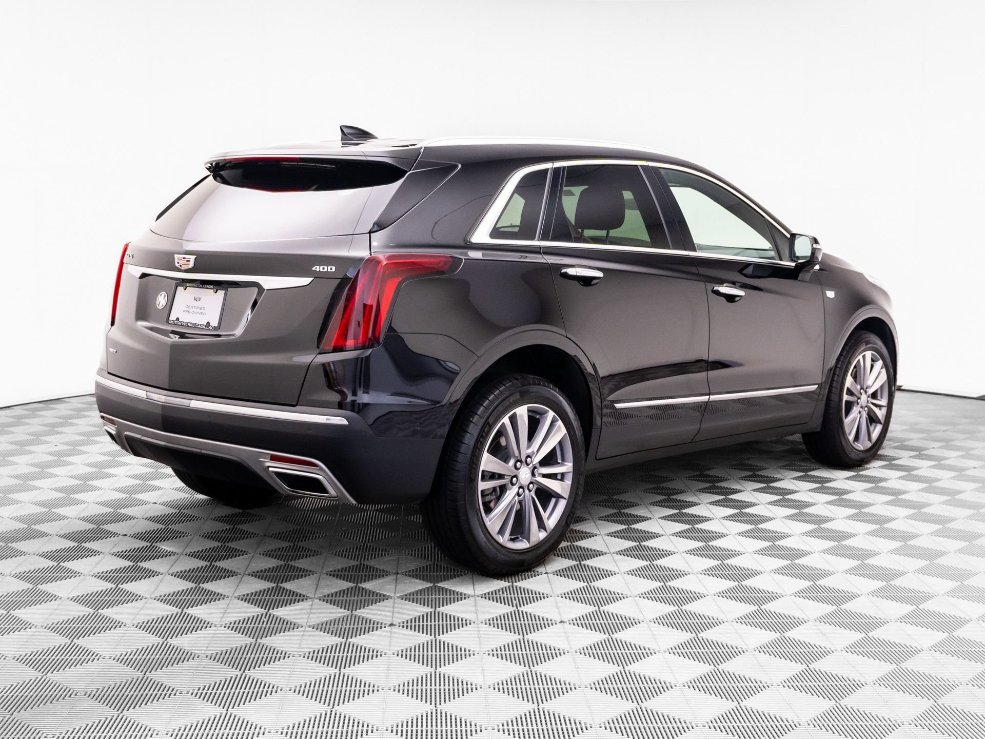 Certified 2025 Cadillac XT5 Premium Luxury w/ Technology Package AWD/4WD image 6