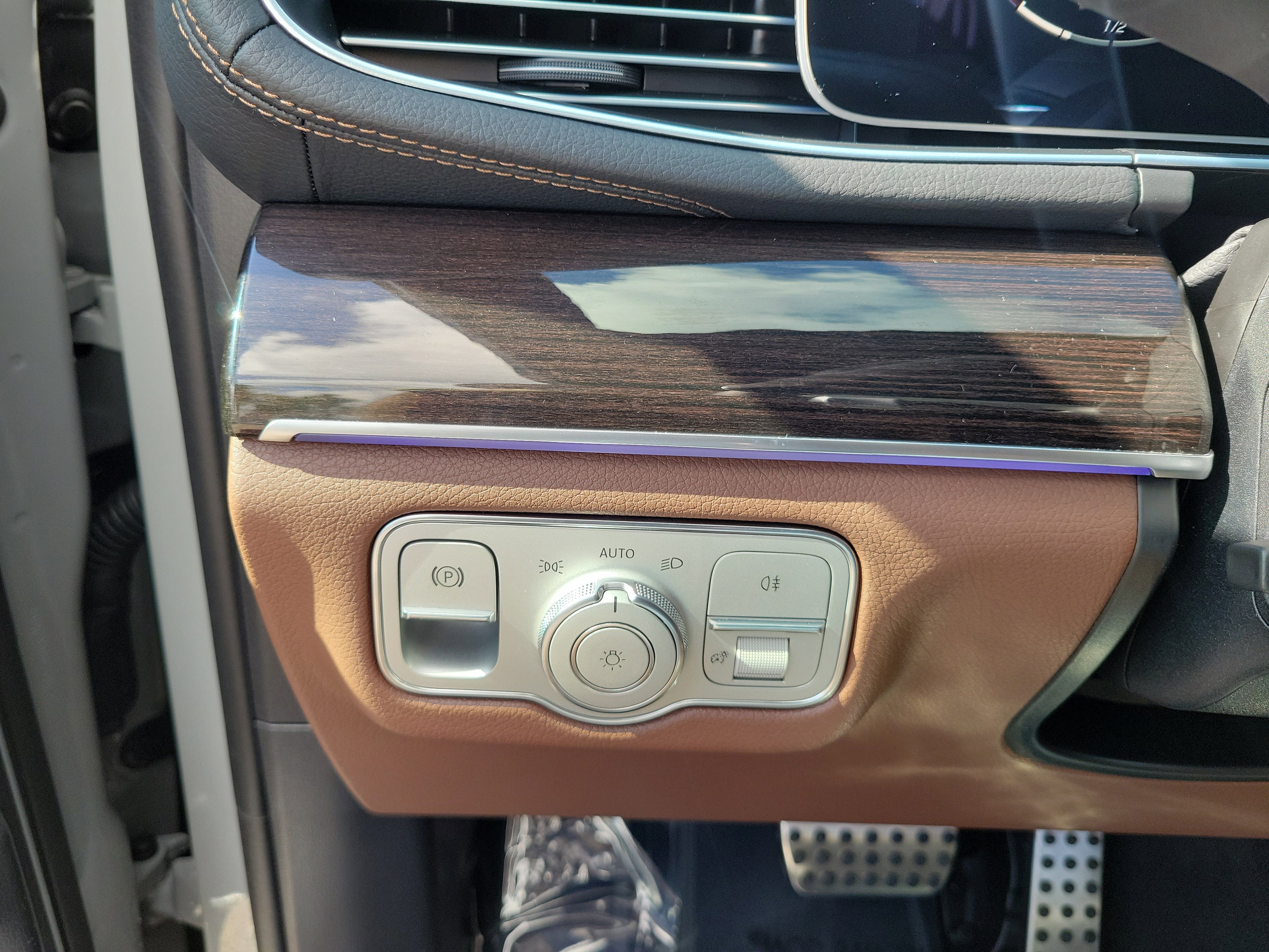 New 2026 Mercedes-Benz GLS 450 4MATIC image 25