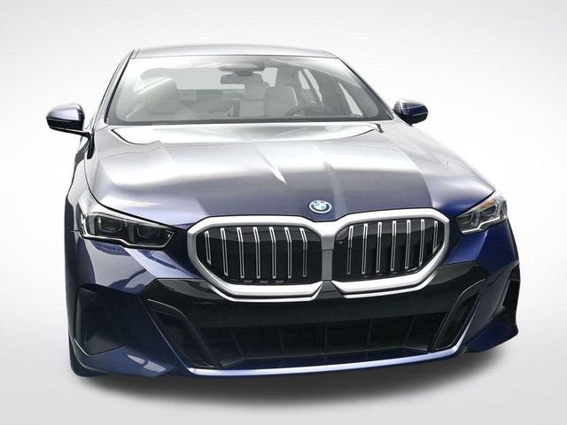 New 2027 BMW 550e xDrive AWD/4WD image 11