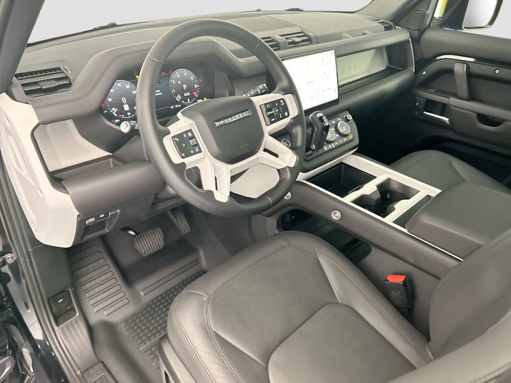 Used 2025 Land Rover Defender 110 S AWD/4WD image 9