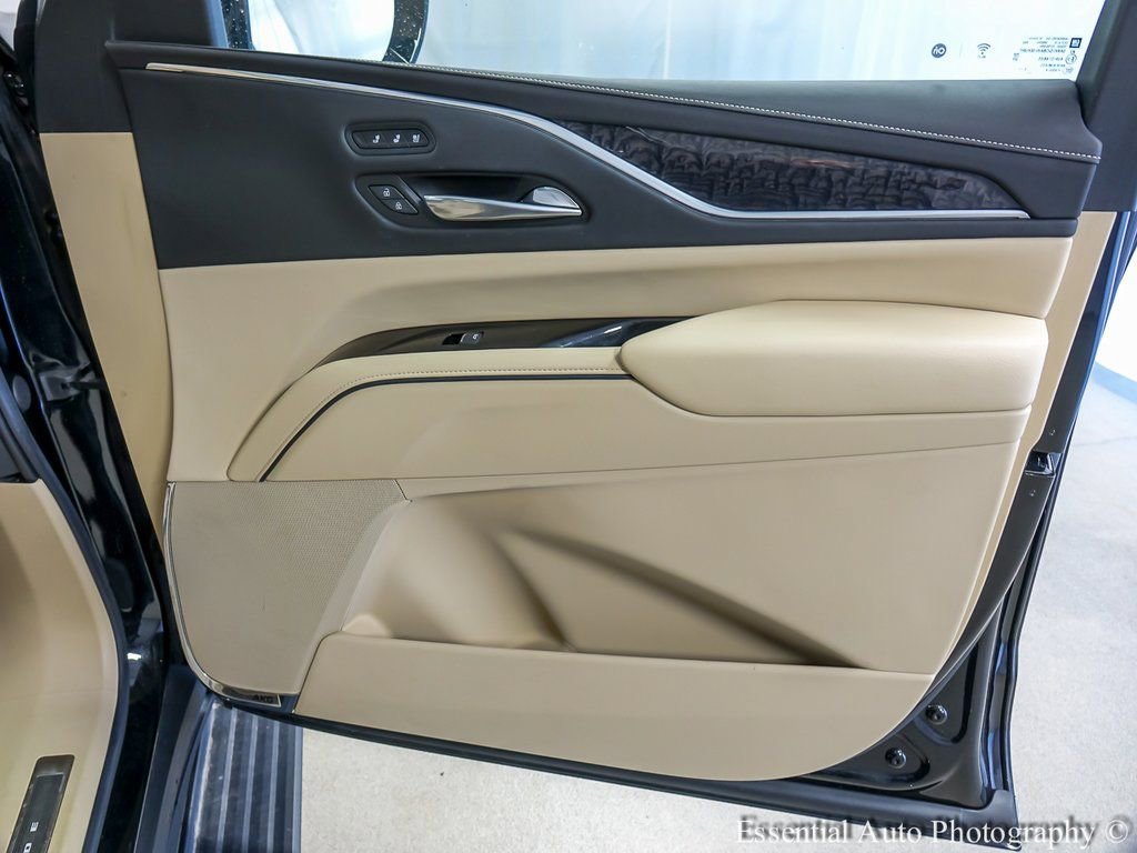 Used 2022 Cadillac Escalade Premium Luxury w/ Performance Package image 30