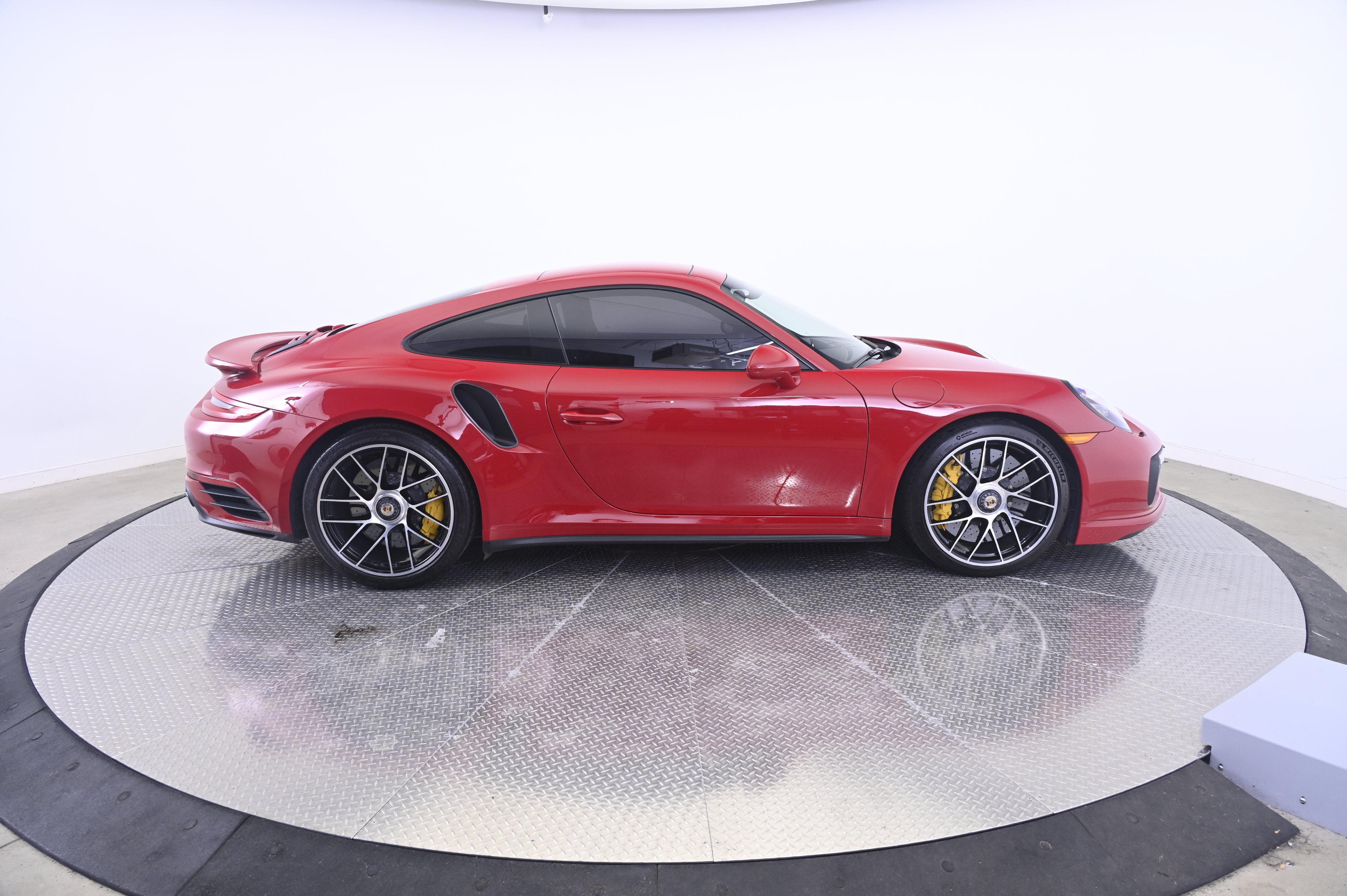 Used 2018 Porsche 911 Turbo S AWD/4WD image 8