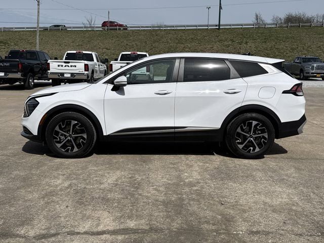 Used 2025 Kia Sportage EX image 12