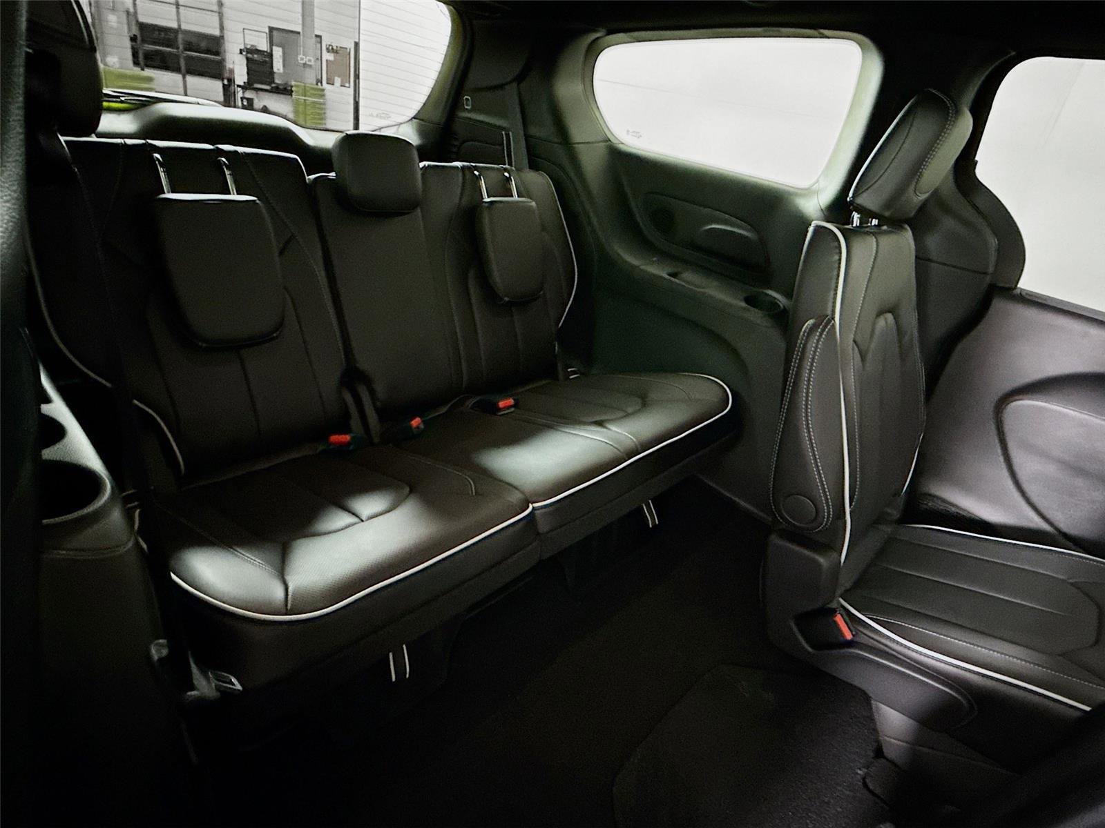 New 2026 Chrysler Pacifica Limited FWD image 22