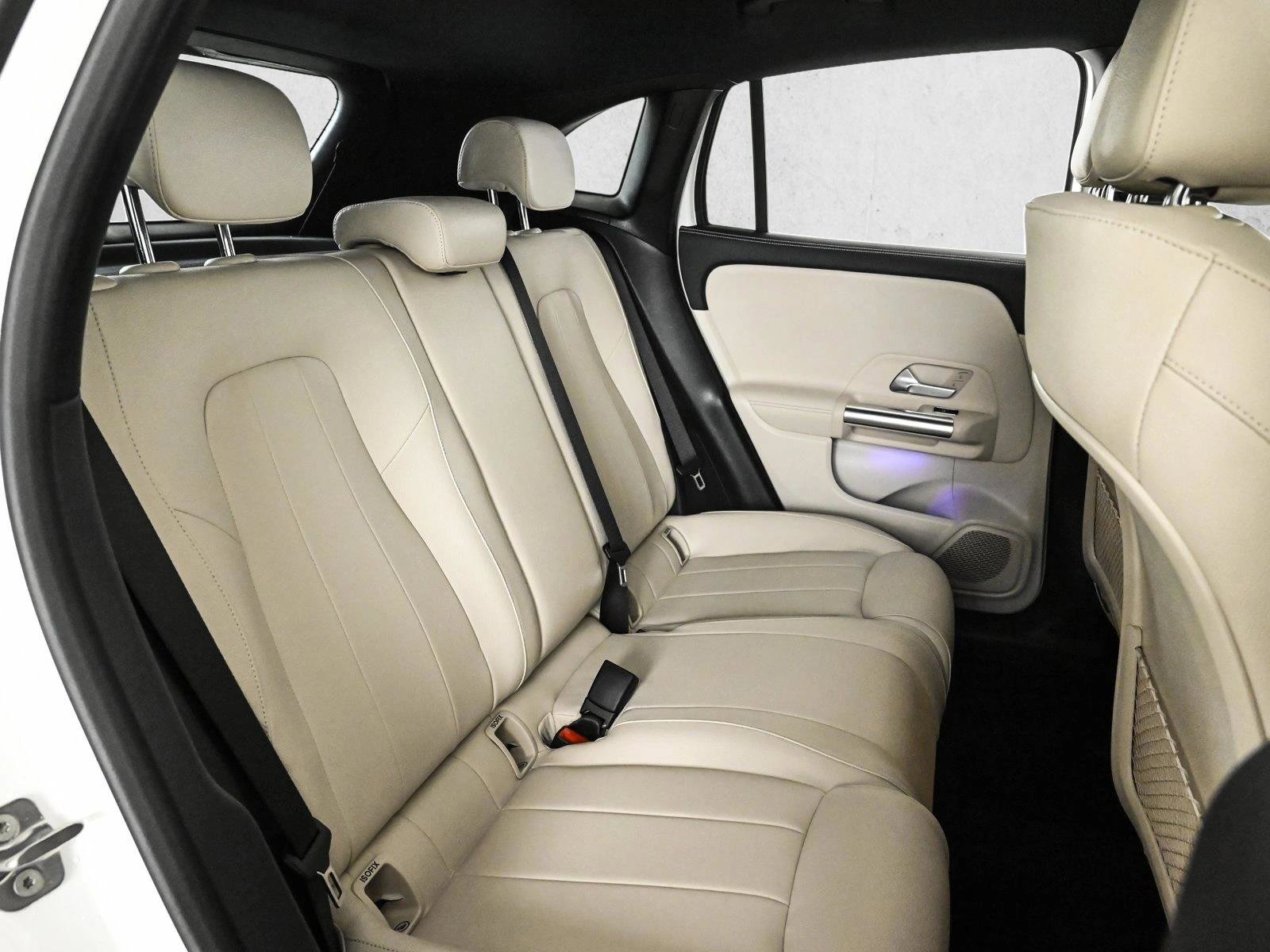 Used 2025 Mercedes-Benz GLA 250 4MATIC image 21