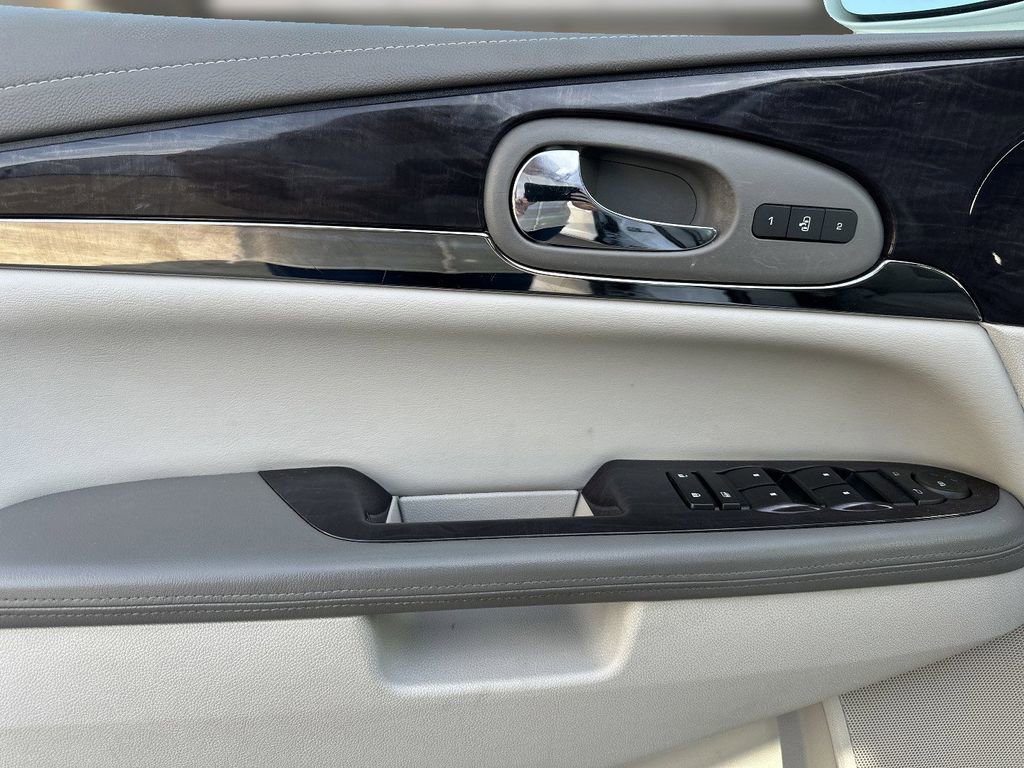 Used 2017 Buick Enclave Leather image 10