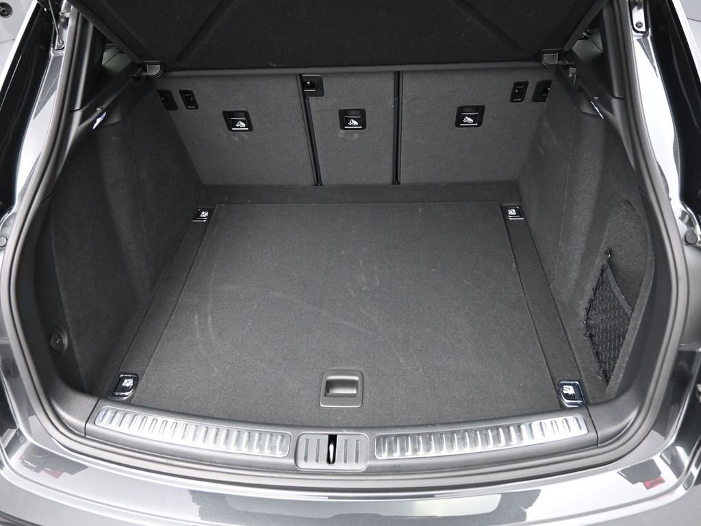 Certified 2025 Porsche Macan image 33