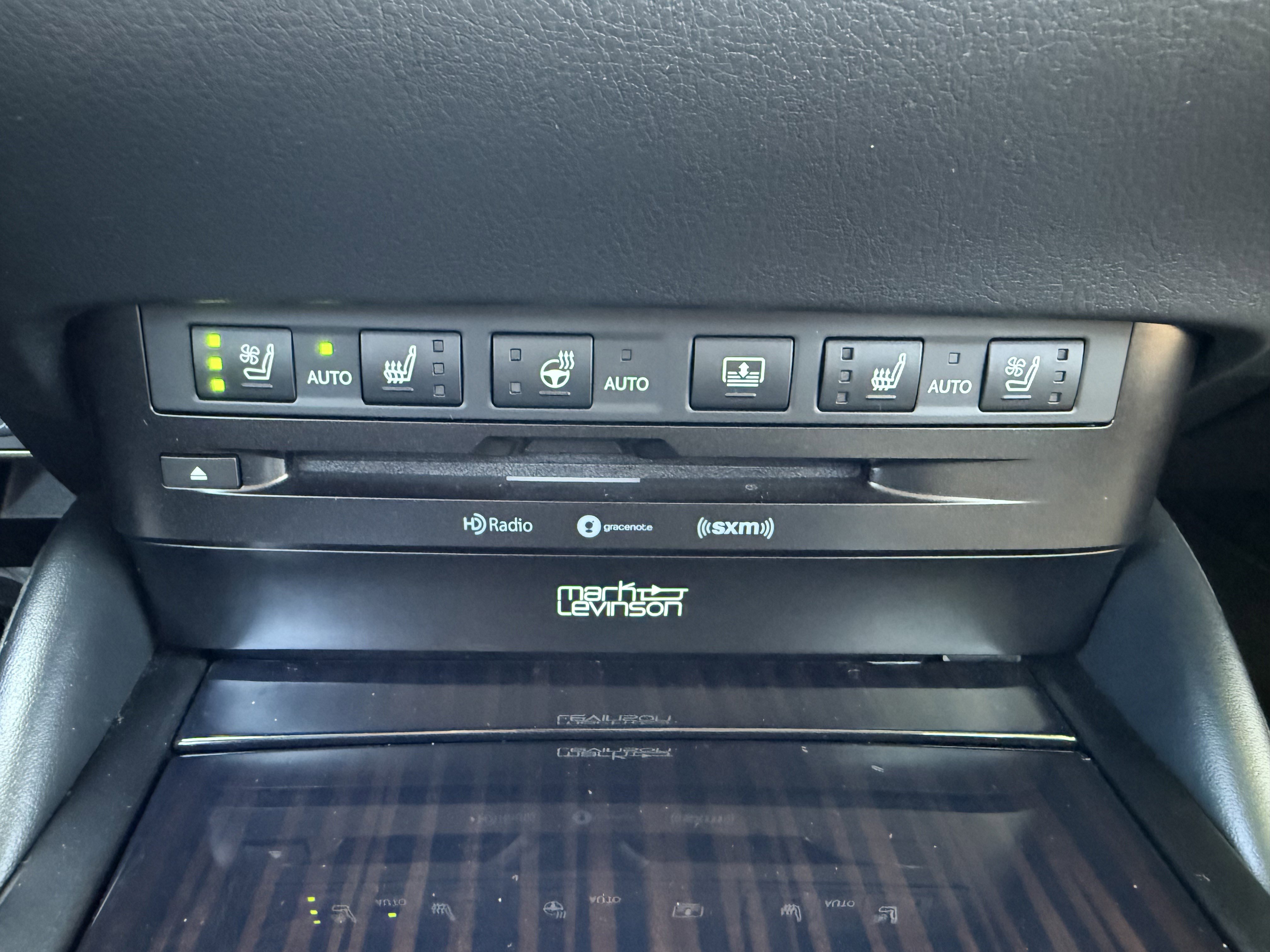 Used 2021 Lexus ES 350 Ultra Luxury w/ Accessory Package 2 FWD image 32