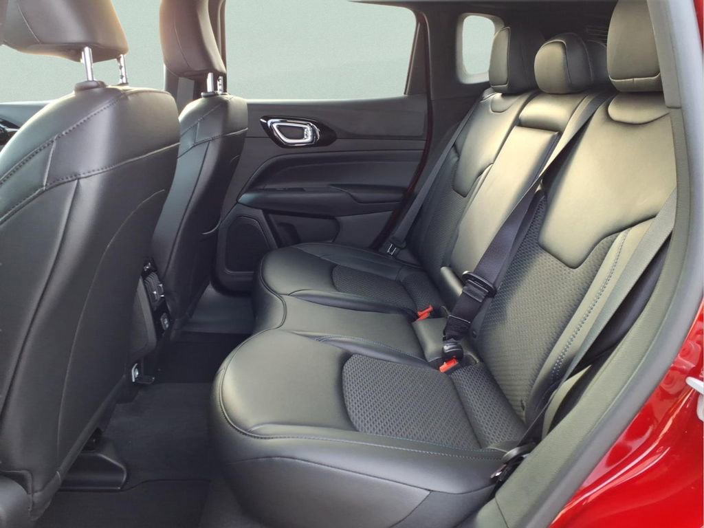New 2026 Jeep Compass Latitude image 10