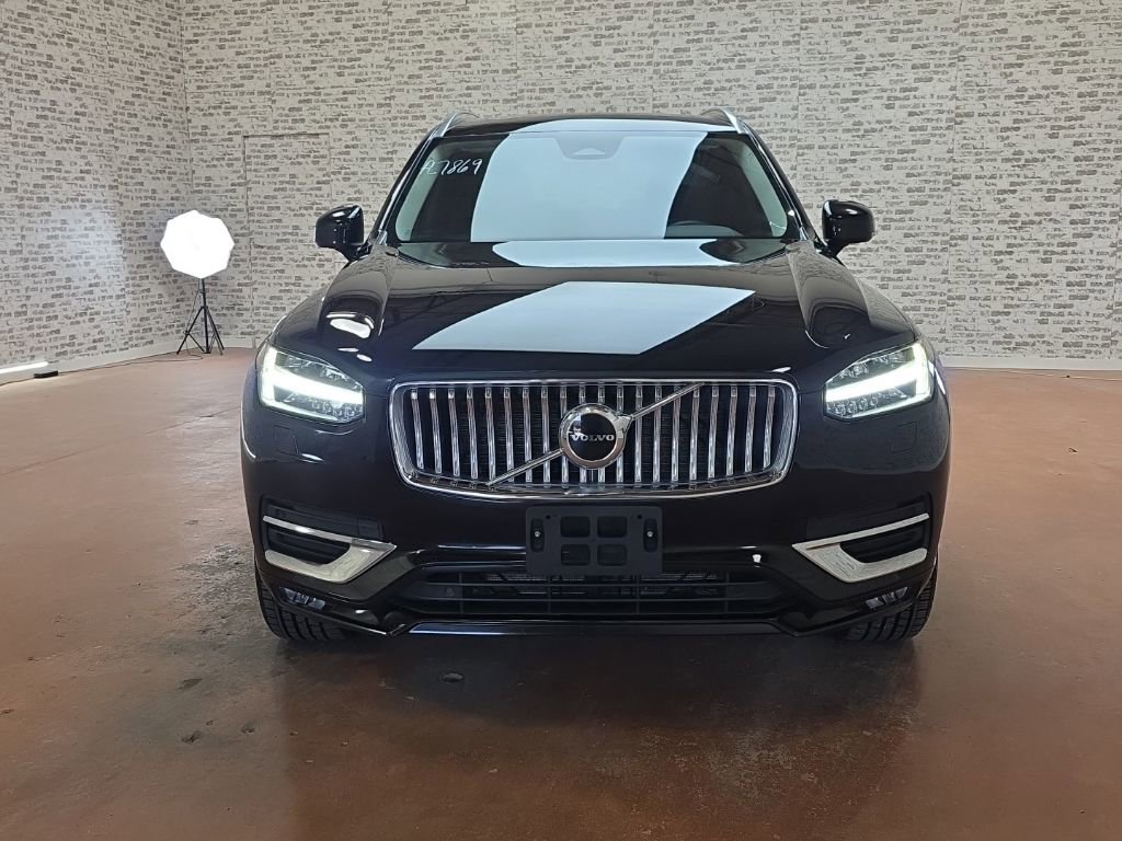 Used 2024 Volvo XC90 B5 Core AWD/4WD image 2