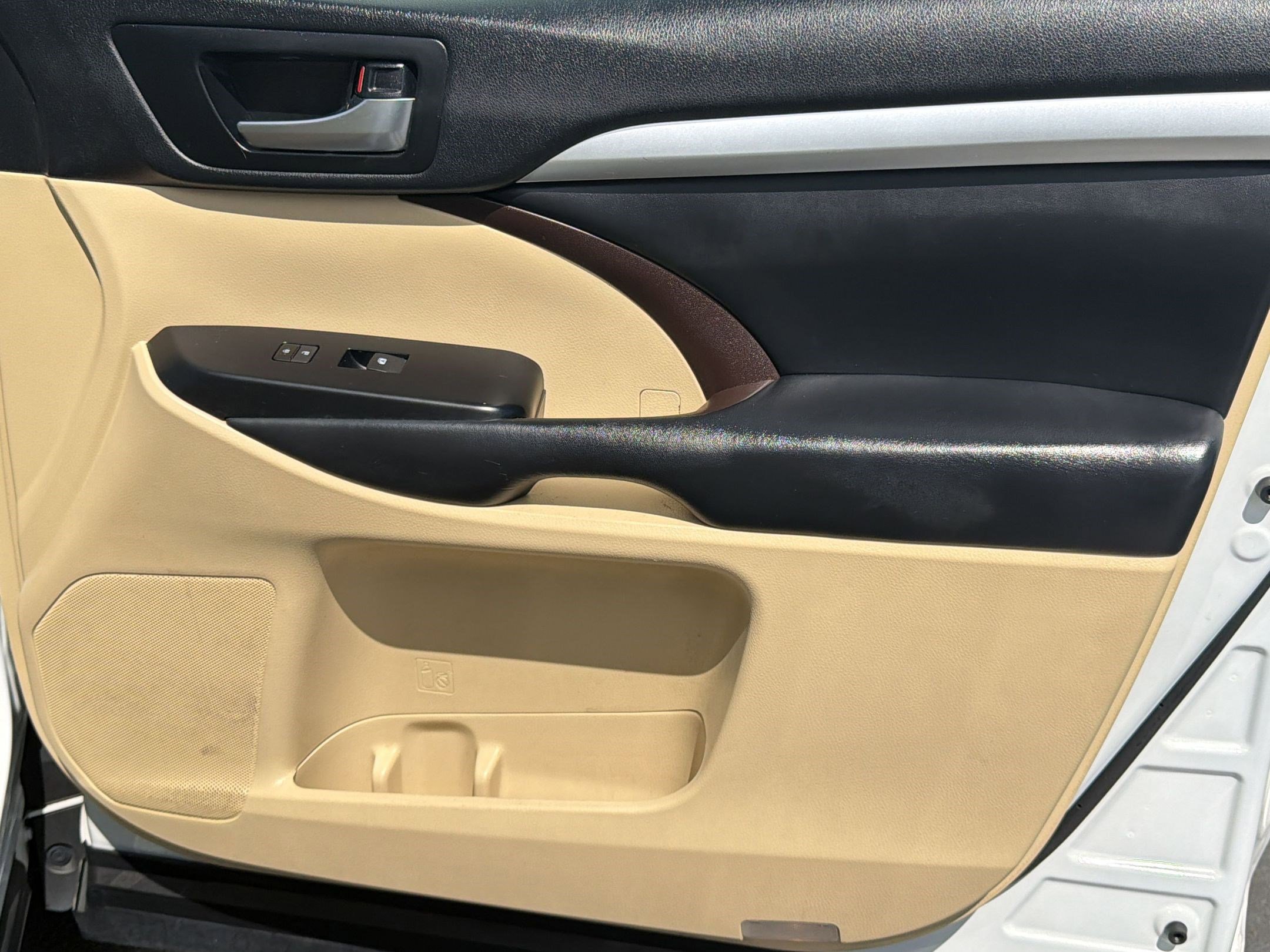 Used 2019 Toyota Highlander XLE image 33