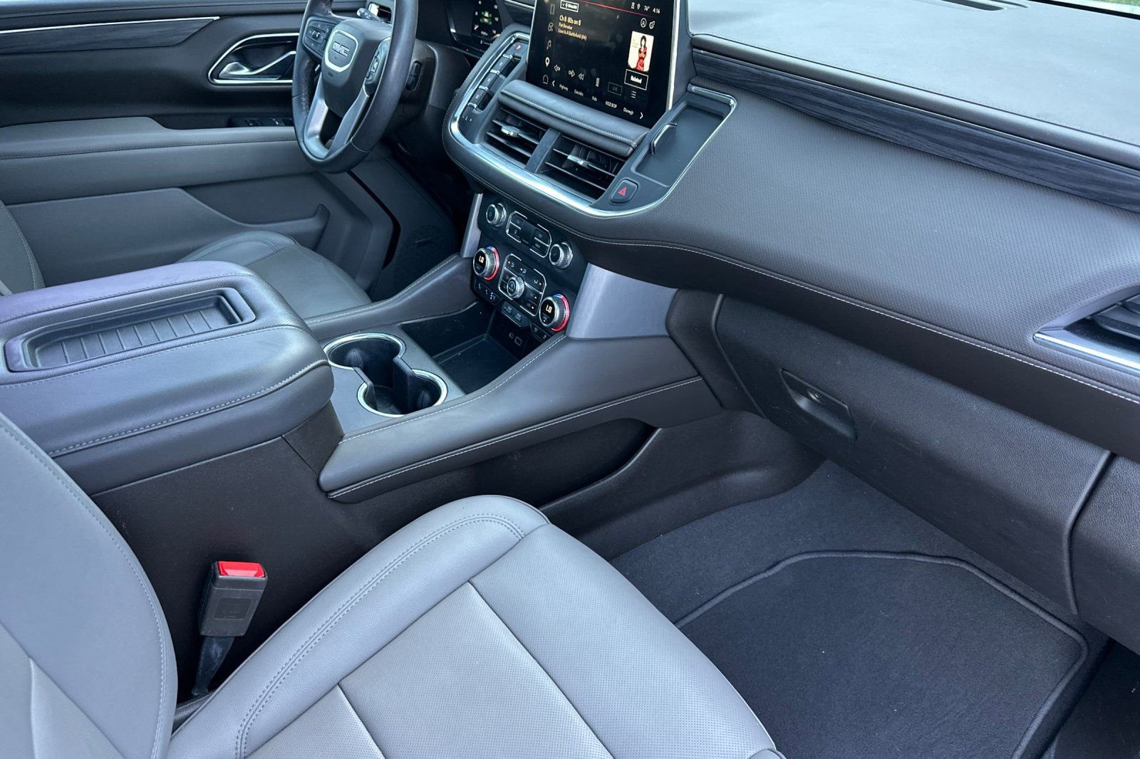 Used 2023 GMC Yukon SLT AWD/4WD image 19